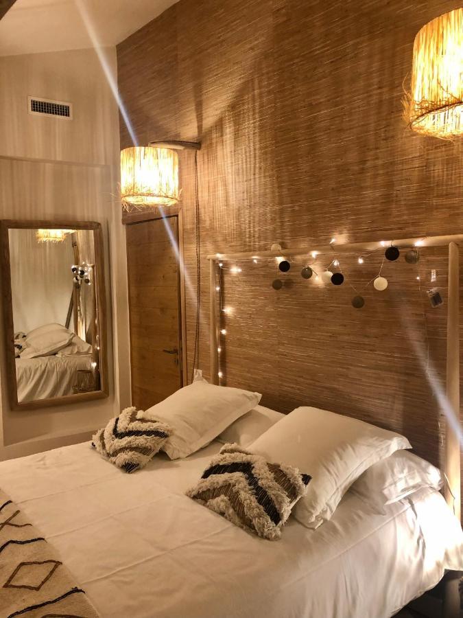 Bed and Breakfast La Tour Carree Chateauneuf-de-Gadagne Екстер'єр фото